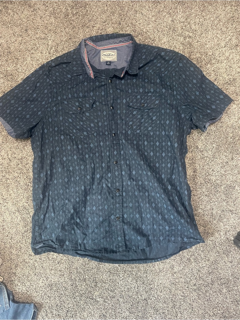 Men's Short-Sleeve Navy Patterned Button-Down Shirt